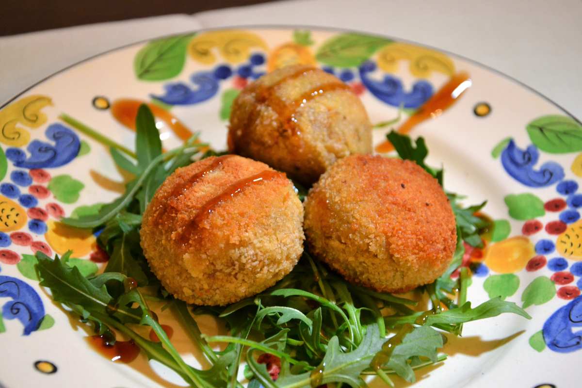 Polpette di tonno fresco con pesto di finocchietto Quaderni Golosi